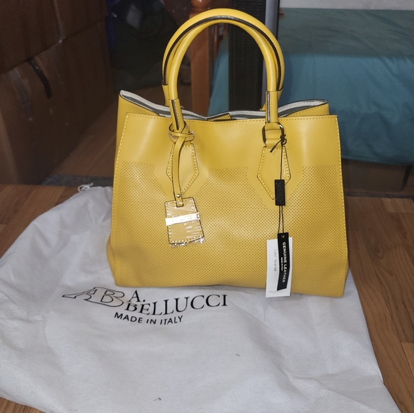 NEW WITH TAGS A.BELLUCCI ITALY Genuine Leather Soft Yellow Satchel/Crossbody EUC